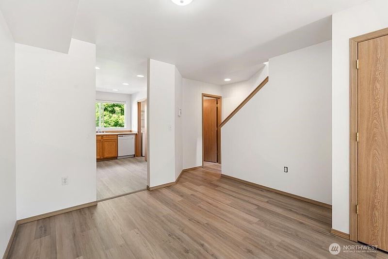 5th image of 16791 165th Avenue SE