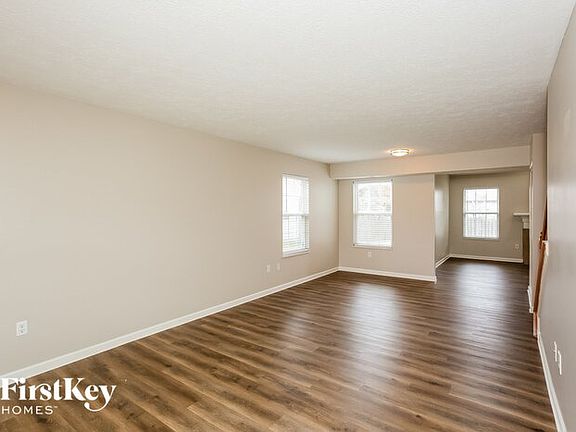 3rd image of 9665 Shasta Dr