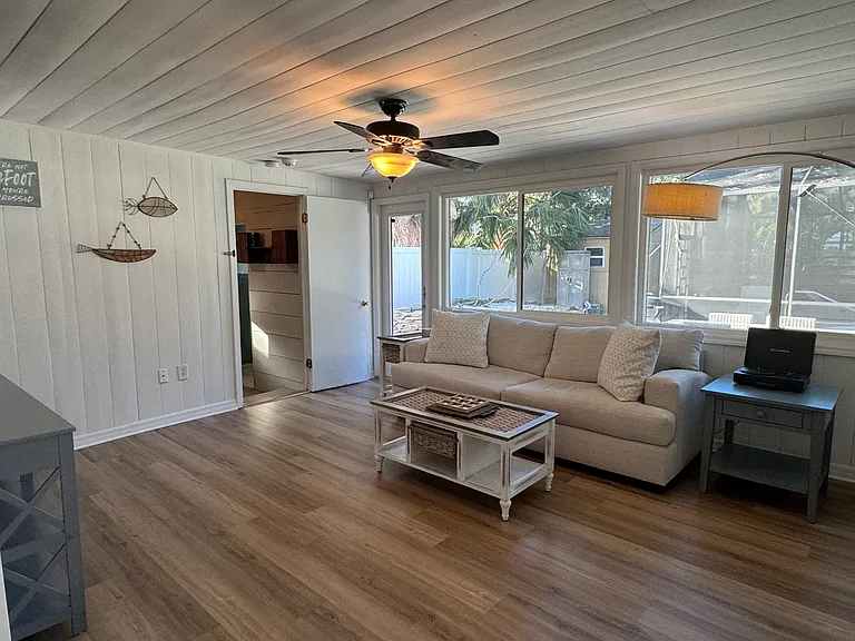 2183 Wisteria St — Photo 14