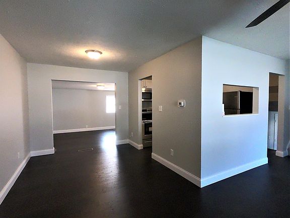 5th image of 4945 Silverton Dr
