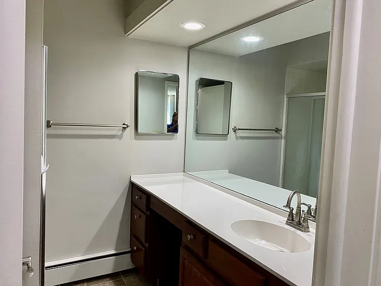 Lexington Hills Apartments — Photo 91