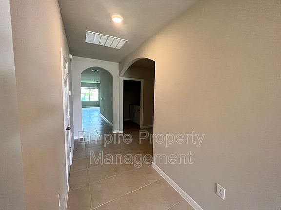 4th image of 1352 Nordendale Blvd