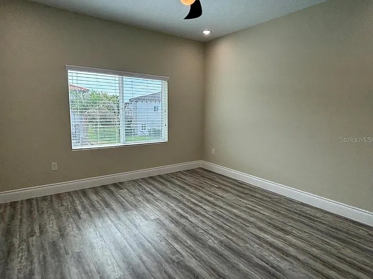 1915 Greenbriar Ter — Photo 5
