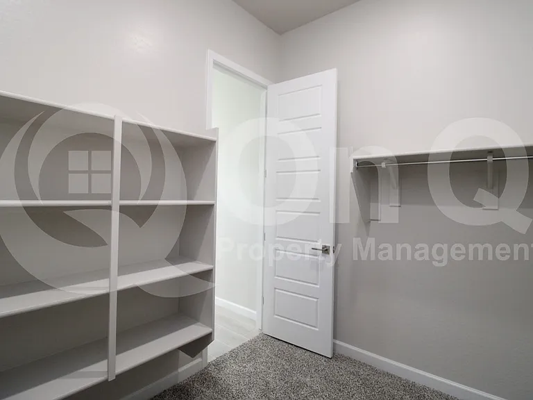4911 E Village Dr — Photo 25