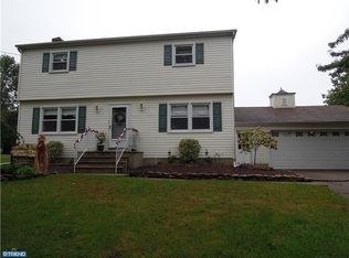 3 Greentree Rd, Hamilton, NJ 08619