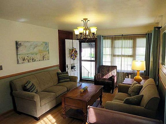 Family Room (looking towards street