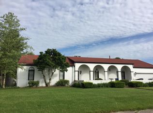 329 Lakeshore Dr, Lexington, KY 40502