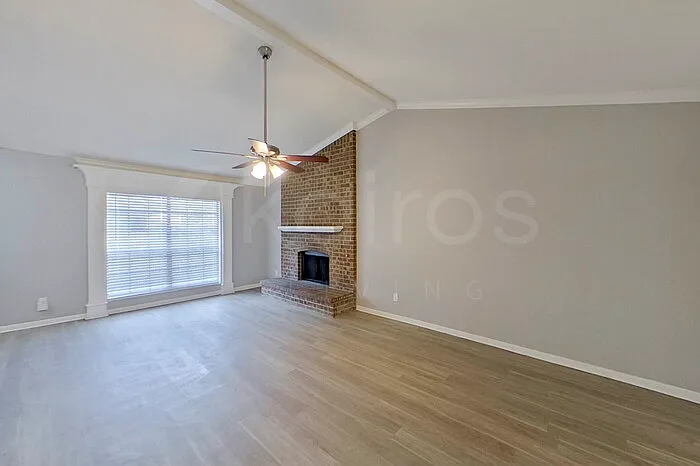 3 bed, 2.0 bath, 1350 sqft, $2,125 — Photo 3