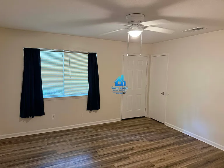 839 Englewood Dr — Photo 8