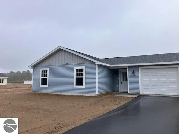 4897 Meadowlark Ln, Traverse City, MI 49685