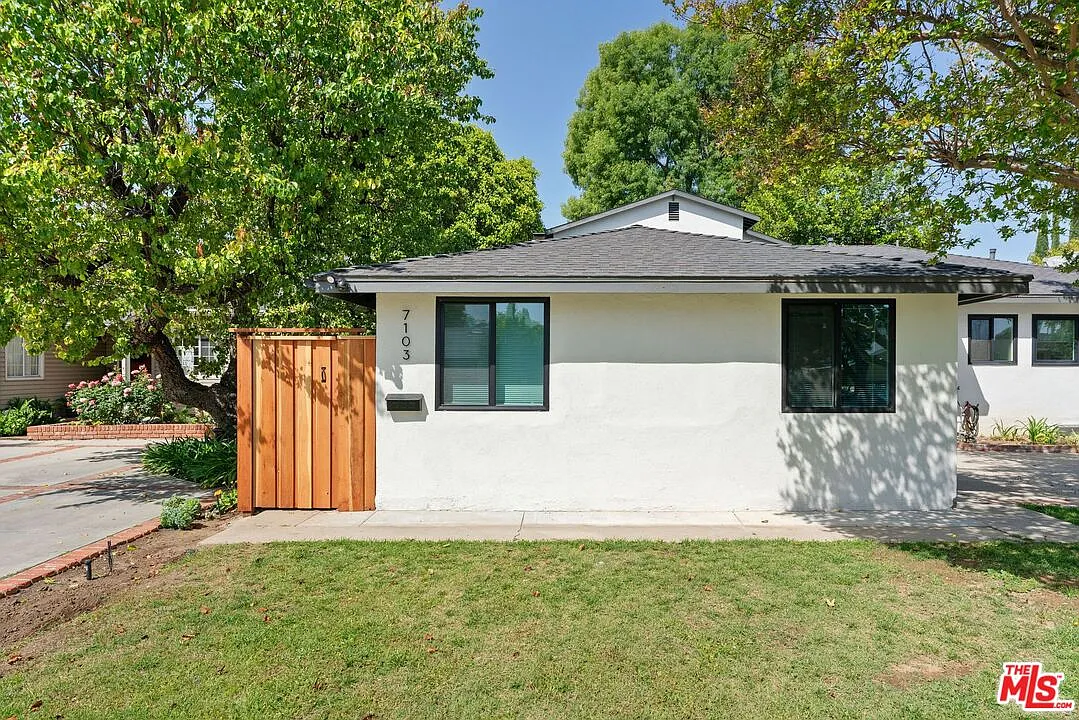 Building Photo - 7103 Hatillo Ave