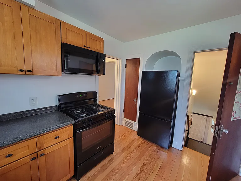 10529 S Eberhart Ave — Photo 8