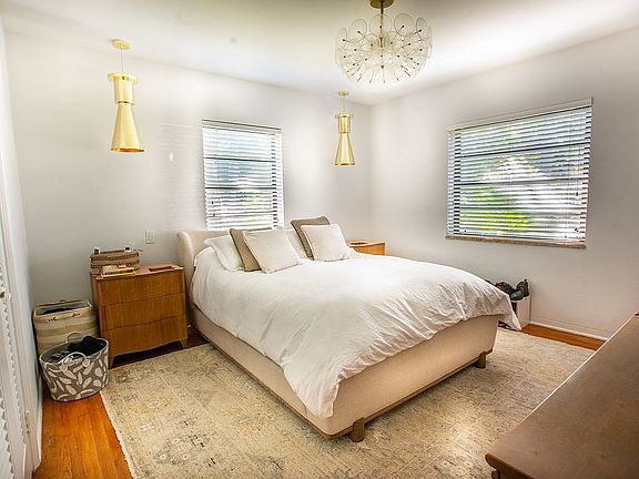 5th image of 825 Sevilla Ave