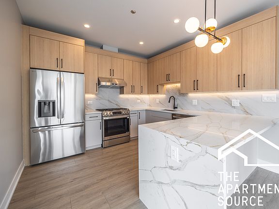 3rd image of 2354 W Polk St #403