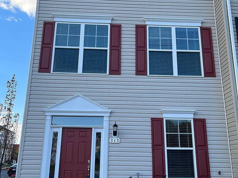 313 Ashby Commons Dr — Photo 5