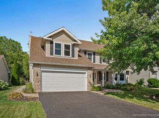 271 Meadowview Ln, Aurora, IL 60502