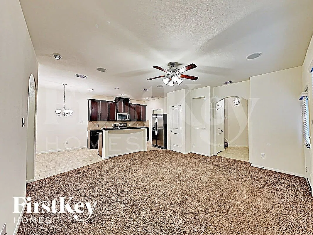 3 bed, 2.5 bath, 1566 sqft, $1,940 — Photo 2