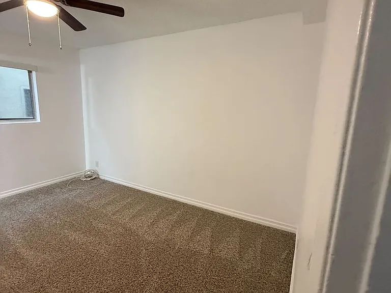 1410 S Minnie St — Photo 14