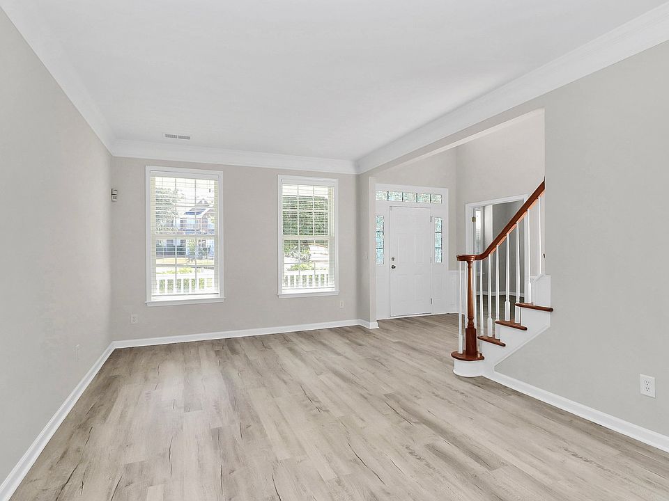 1st image of 2108 Oakcliffe Ct
