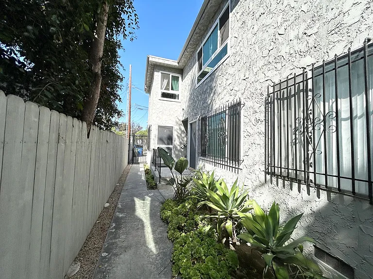 3718 S Canfield Ave #4 — Photo 9