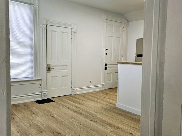 431 E Jefferson St #1B