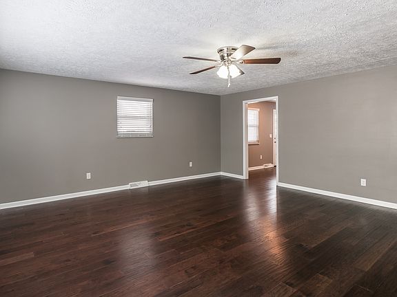 3rd image of 2812 Mohican Ave