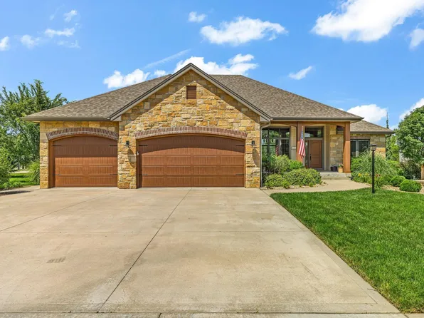 4300 SW Laurens Way, Topeka, KS 66610