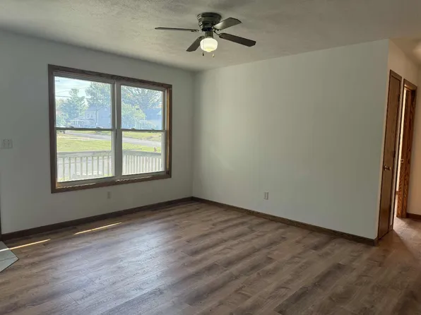 (undisclosed Address), Eureka, IL 61530