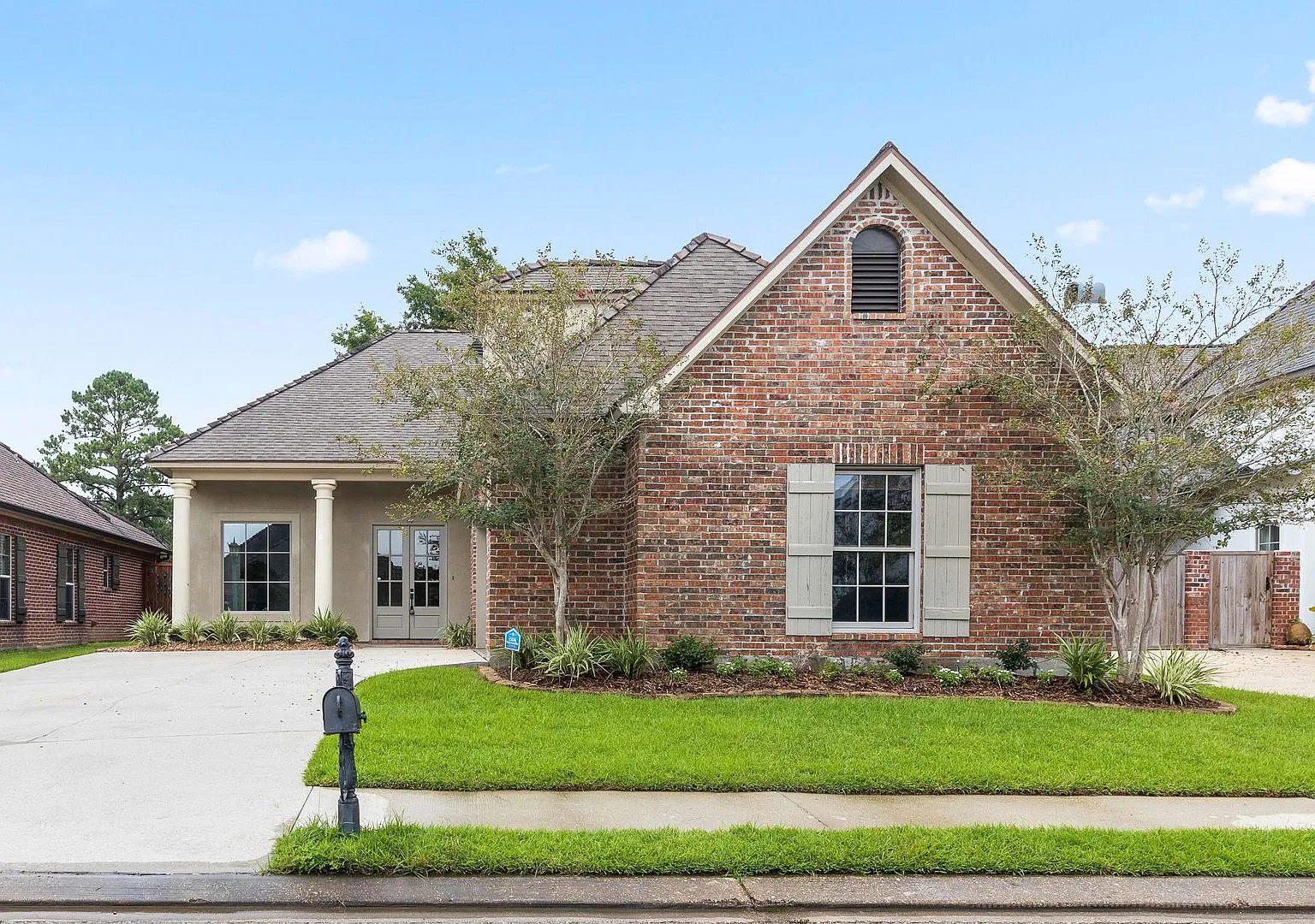Beautiful Home! Stonehaven On The River Subdivision — Photo 1