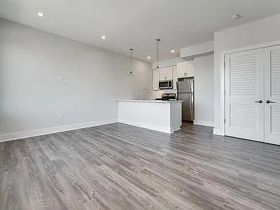 658 Grand St — Photo 4