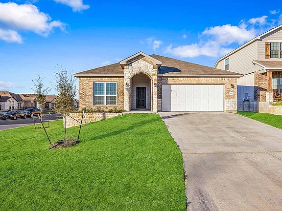 2nd image of 2204 Clove Ct