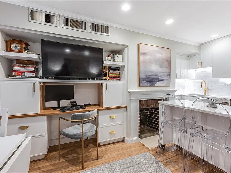 45 1/2 Garden St #45H — Photo 11