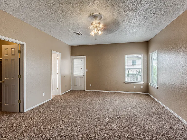 12233 Iverson Ct — Photo 17