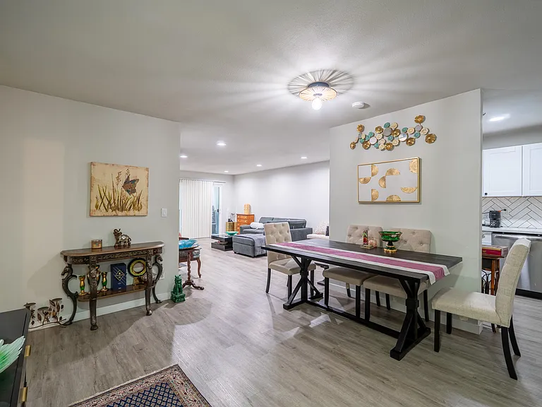1124 N La Cienega Blvd #108 — Photo 6