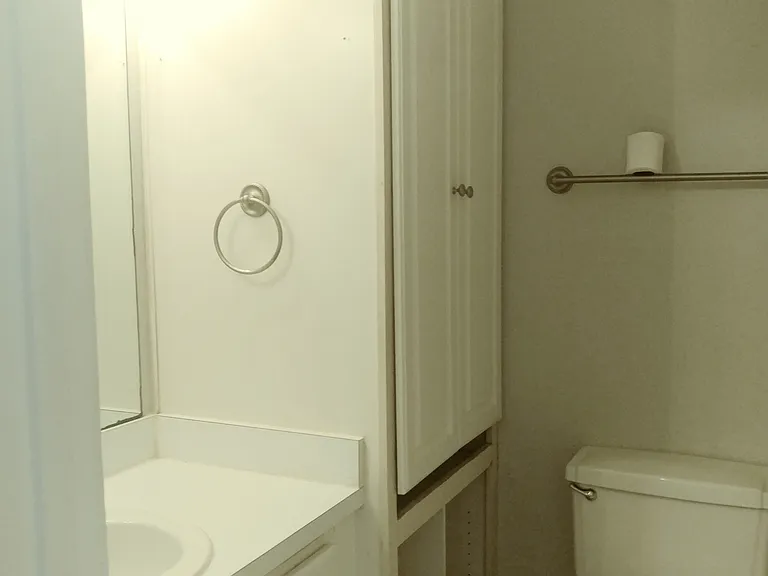 139 Oyster Bay Cir #130 — Photo 10