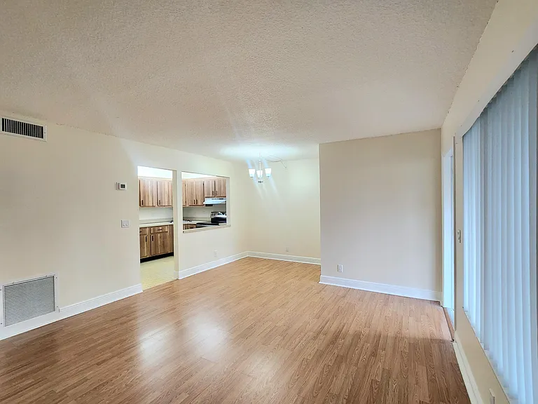 133 Lake Pine Cir — Photo 5