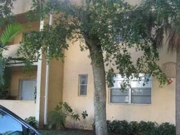 201 Bonnie Blvd APT 202, Palm Springs, FL 33461