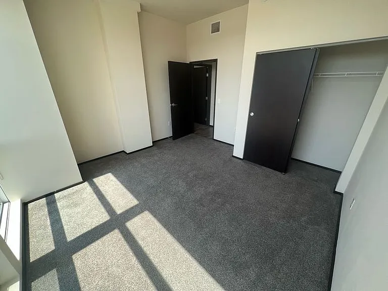 Galaxie High Rise Apartments — Photo 224