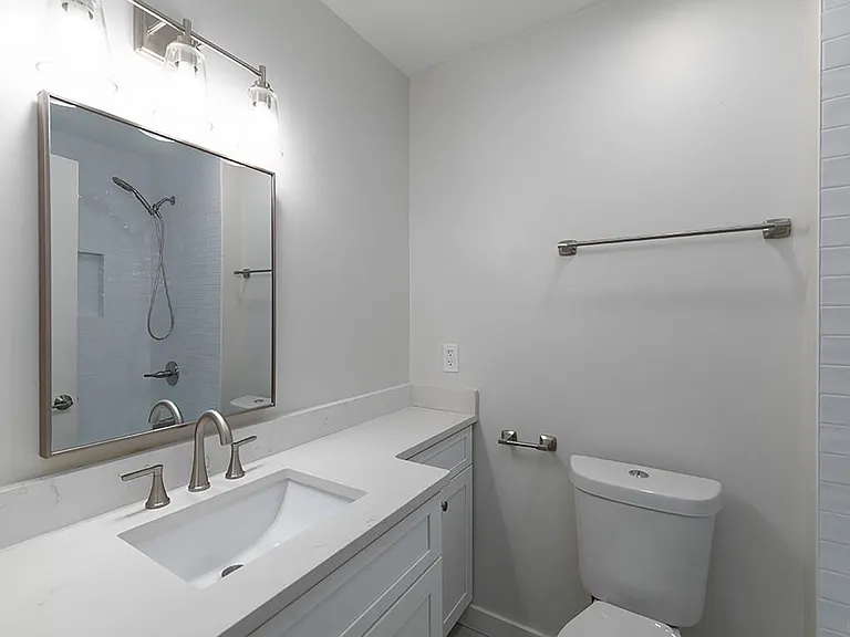 2506 Kingsley Dr NE — Photo 17