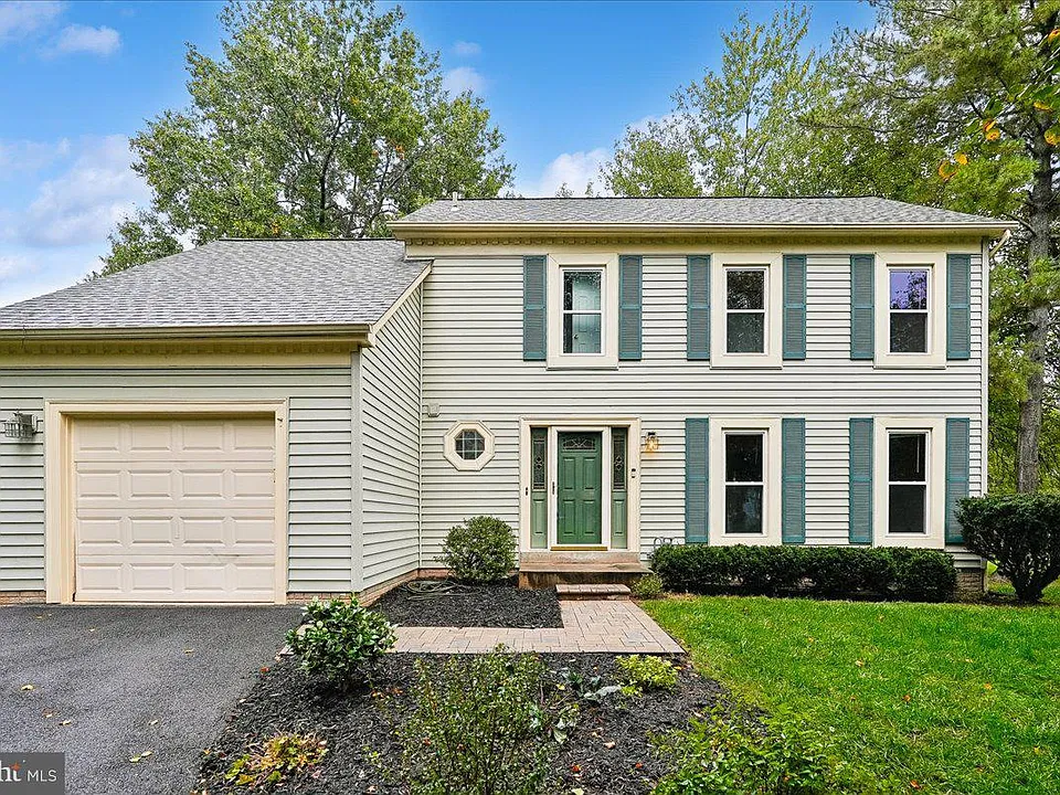13126 Thornapple Pl