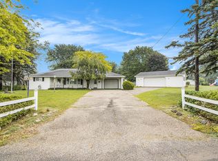 452 Long Lake Rd, Colon, MI 49040