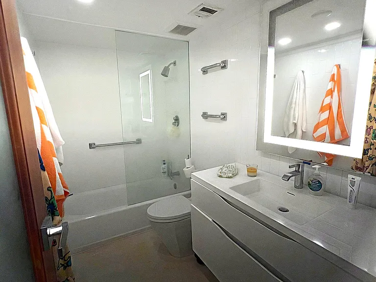 1000 Michigan Ave #401 — Photo 8