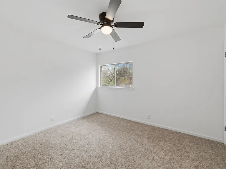 9202 Amber Rdg — Photo 14