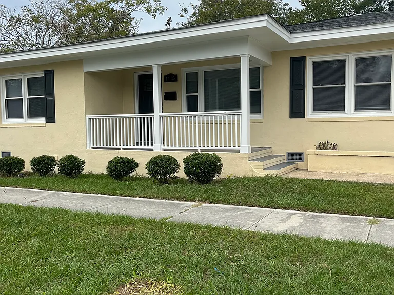 1115 Wright St — Photo 3