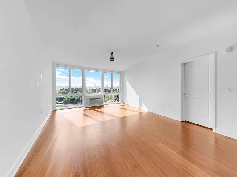340A Old River Rd #414 — Photo 5