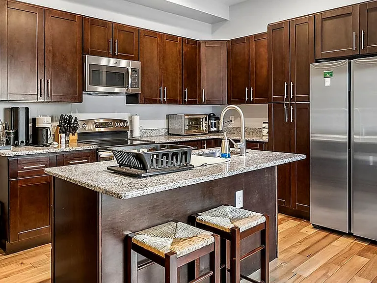 413 Fairmount Ave #2 — Photo 3