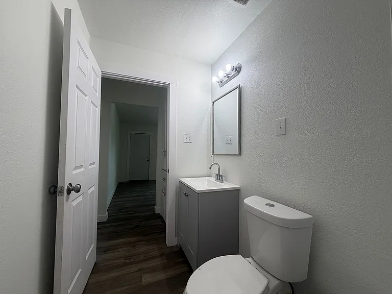4942 Anthony St — Photo 14