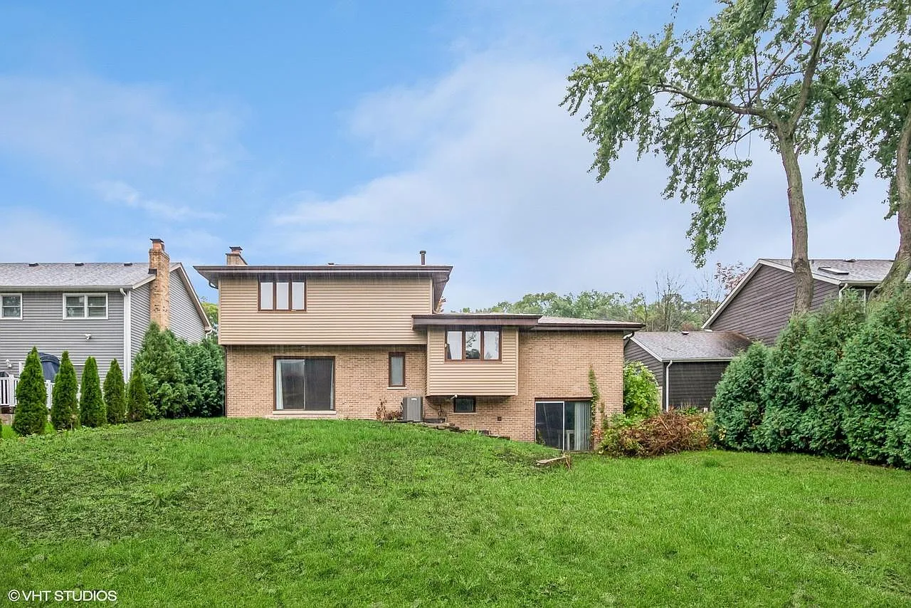 Wooded Path Dr, Palos Hills — Photo 3