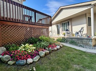 9545 Woodside Cir, Grand Blanc, MI 48439