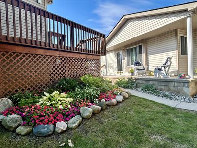 9545 Woodside Cir, Grand Blanc, MI, 48439